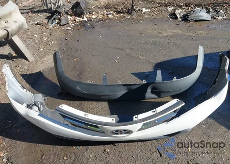 2015 Toyota Rav4 Limited z USA, uszkodzony, nr VIN JTMDFREV5FD155671